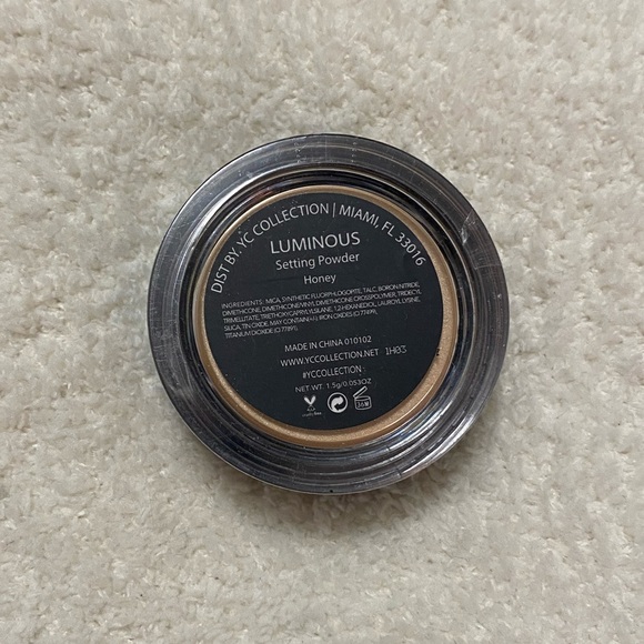 Luminous Setting Powder in Honey - Picture 3 of 4